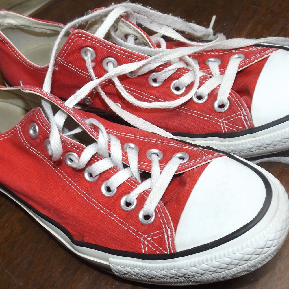 Converse RED low rise sneakers M9 W11